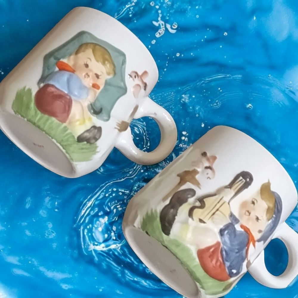 JAPAN Ceramic Small MUG Little GIRL & BOY 3D KID VINTAGE 1950-60’s